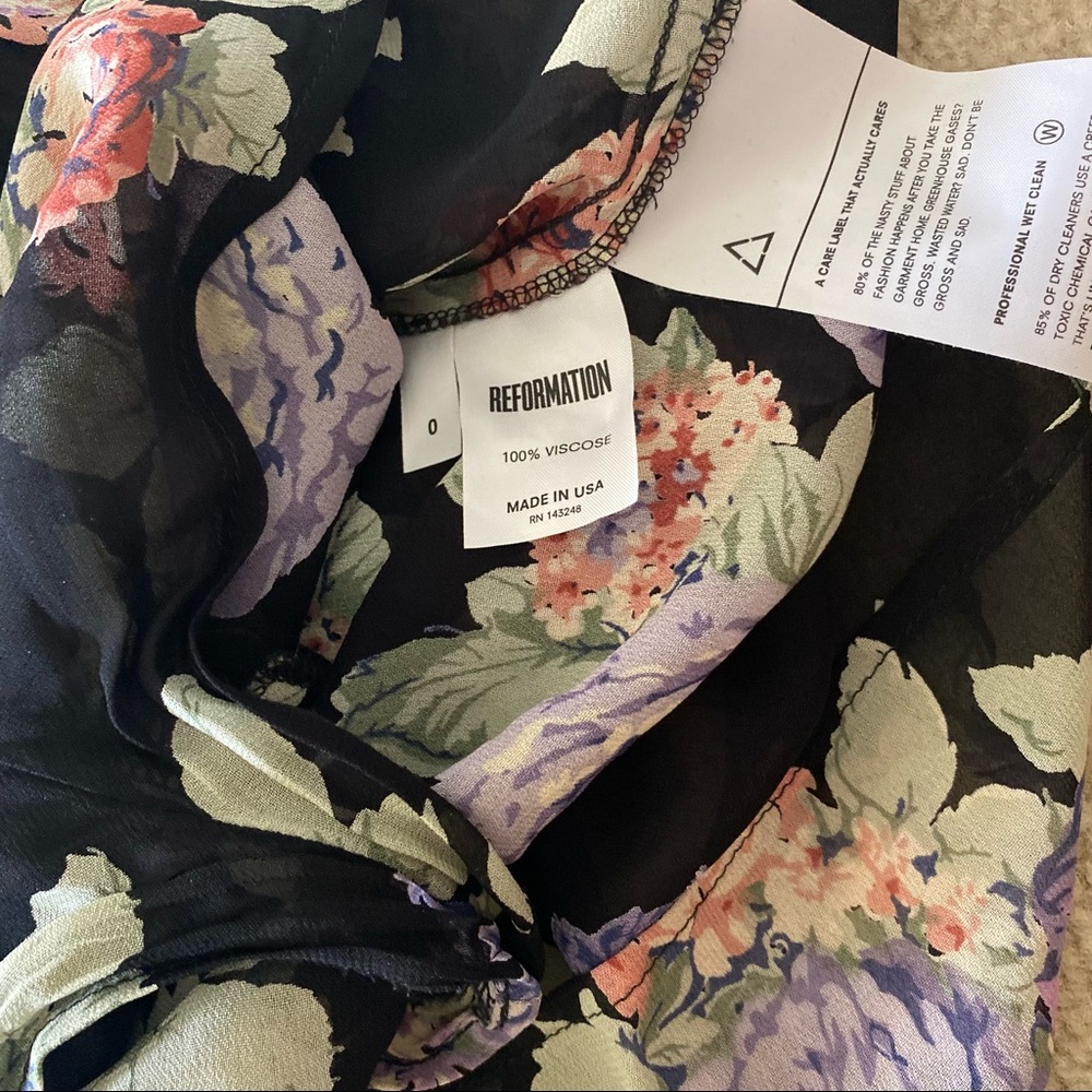 Reformation floral dress with shorts built in - Picture 6 of 7
